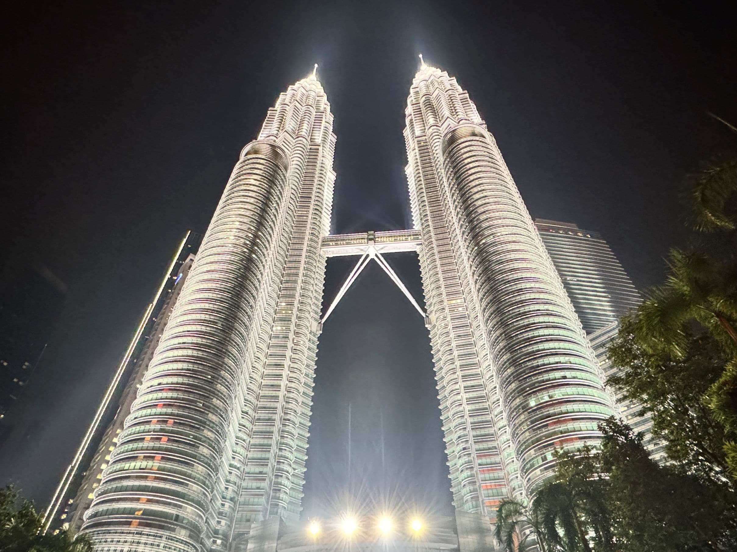 kl,petronus1.jpg